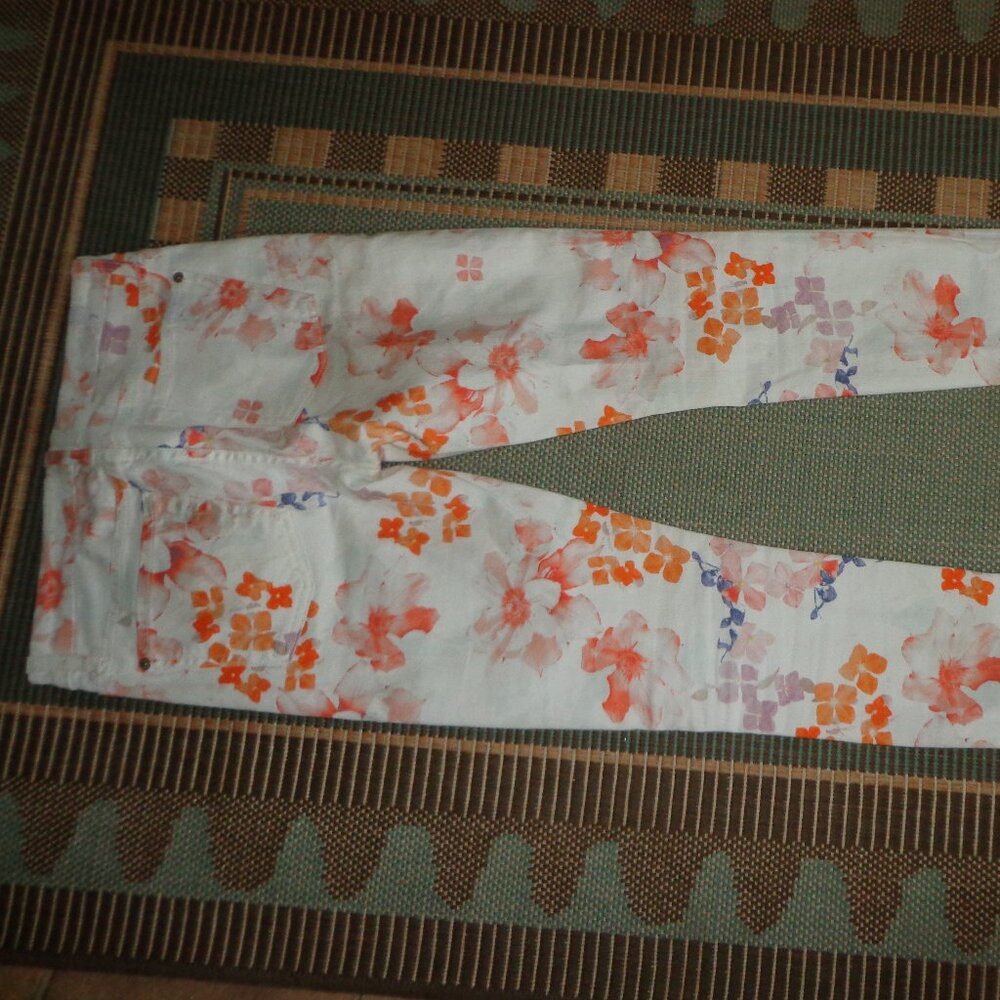 NWOT 7 For All Mankind Straight Leg Jeans 27 Floral Print - Picture 3 of 14